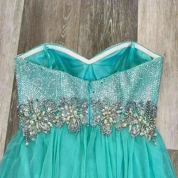 Prom dress - Picture 8 of 14